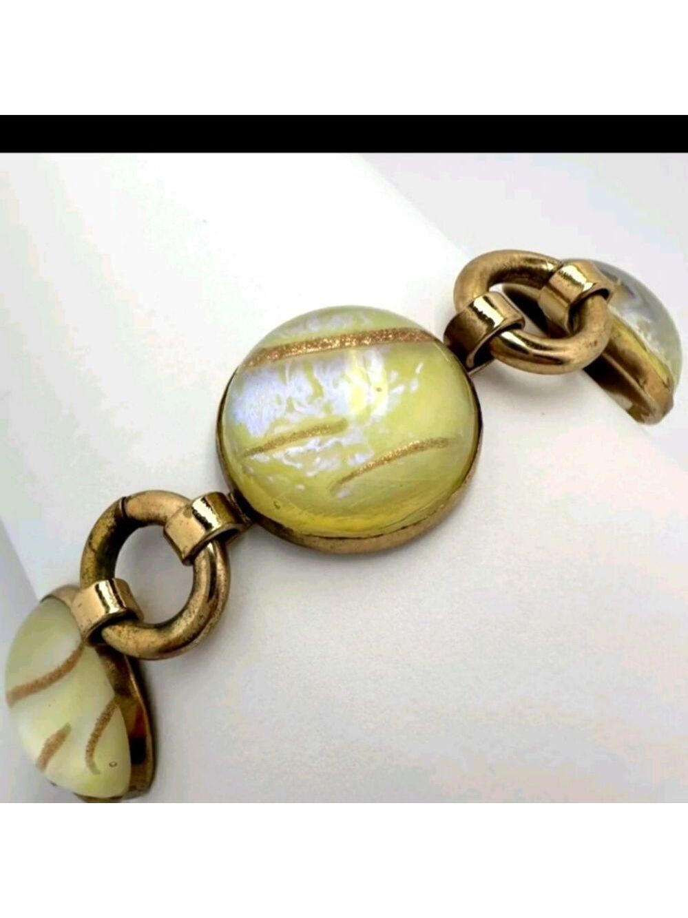 VINTAGE HIGH END GOLD PLATE YELLOW AVENTURINE DRAGONS BREATH ART GLASS BRACELET